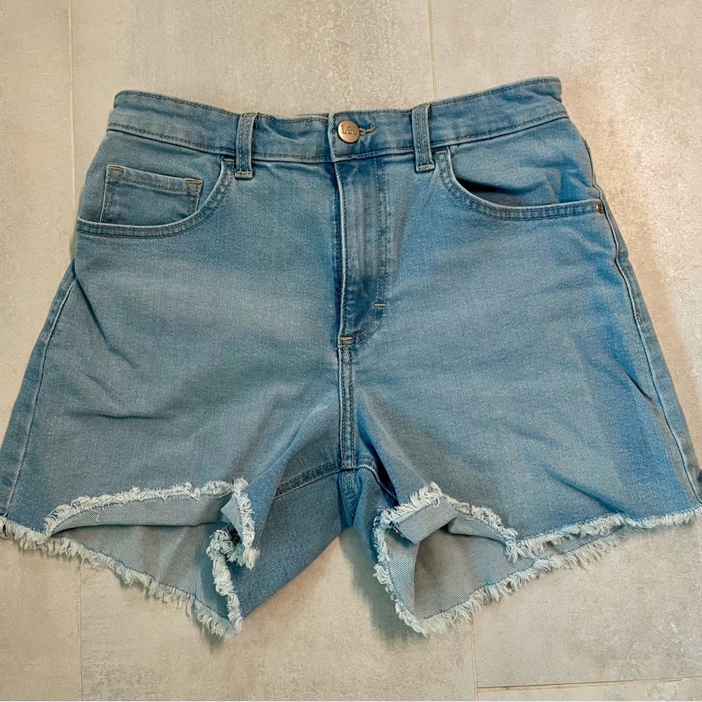 Lee Denim Frayed Hem Shorts in Light Blue Sz 10